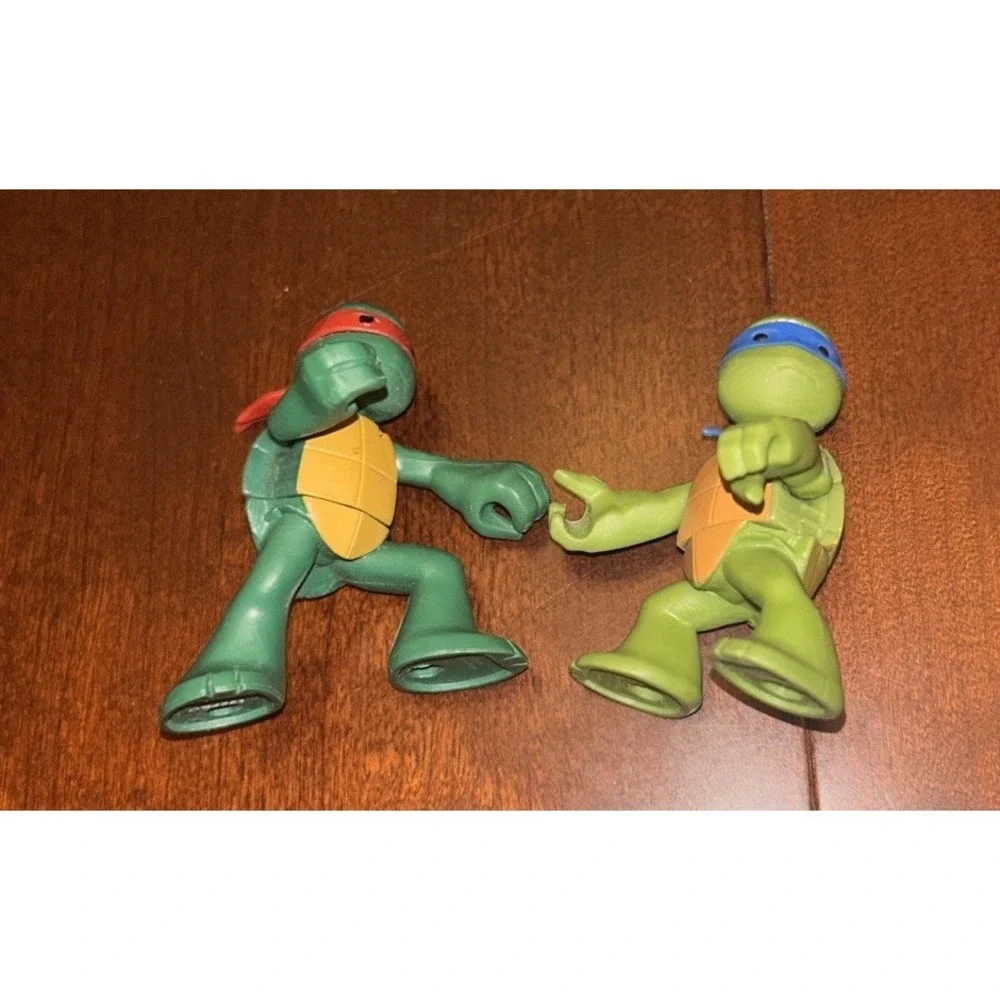2013 Teenage Mutant Ninja Turtles TMNT Lot of 2 Action Figures‎ Viacom